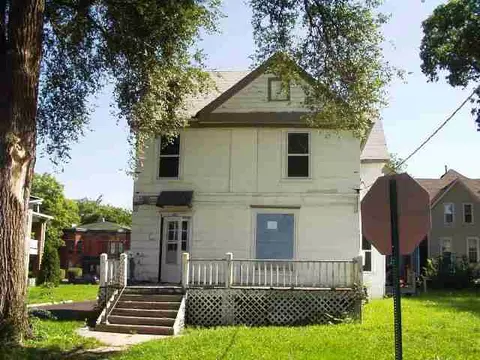 427 S State Ave, Freeport, IL 61032 photo 1