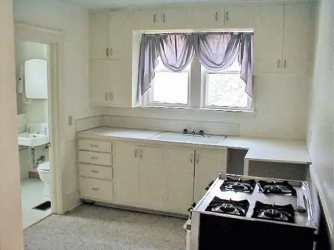 110-112 E Jefferson St, Freeport, IL 61032 photo 7