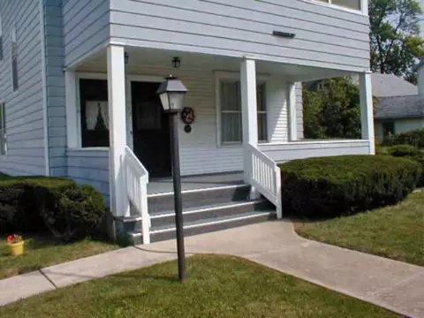 110-112 E Jefferson St, Freeport, IL 61032 photo 2