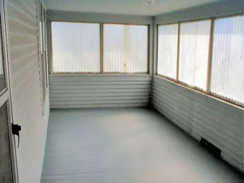 110-112 E Jefferson St, Freeport, IL 61032 photo 9