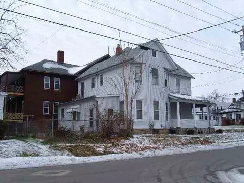 433 E Prospect, Freeport, IL 61032 photo 2