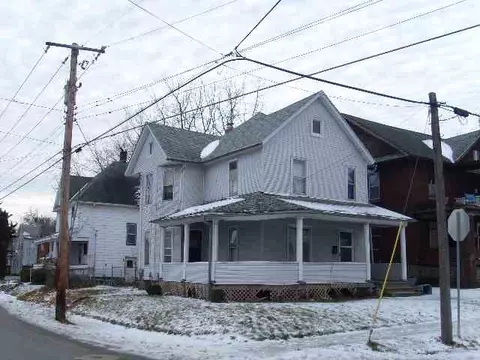 433 E Prospect, Freeport, IL 61032 photo 1
