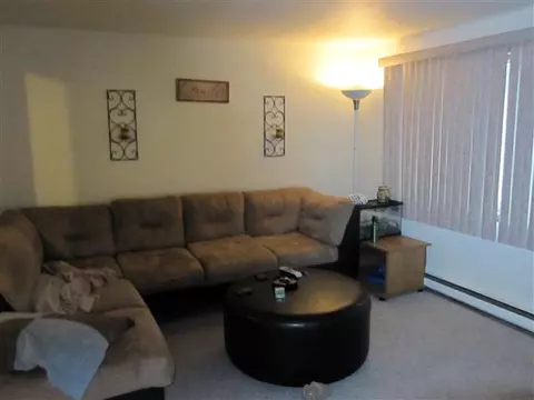 1126-1128 Jay St, Freeport, IL 61032 photo 4