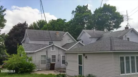 219-221 E Locust St, Lanark, IL 61046 photo 16