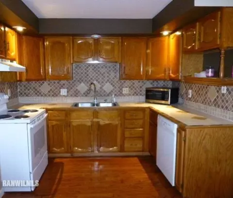 219-221 E Locust St, Lanark, IL 61046 photo 2