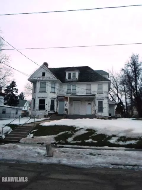 326-328 Prospect Ter, Freeport, IL 61032 photo 1