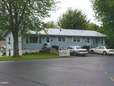 424 School Dr, Lanark, IL 61046 photo 1