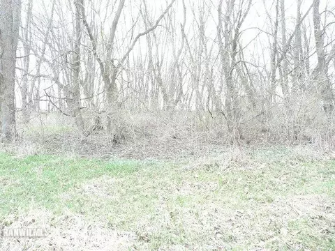 3471 E Lamm Rd, Freeport, IL 61032 photo 5