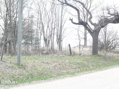 3471 E Lamm Rd, Freeport, IL 61032 photo 1