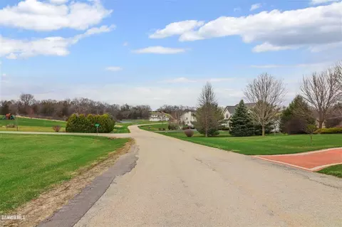 36 Cliffside Ct, Freeport, IL 61032 photo 4