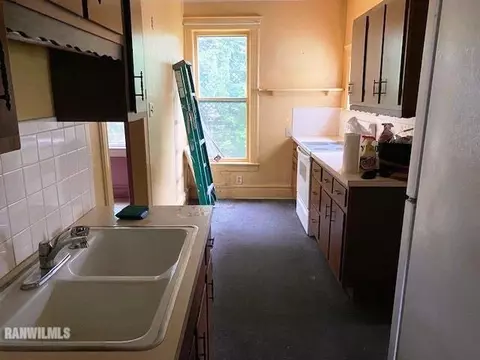 1425 S Float Ave, Freeport, IL 61032 photo 3