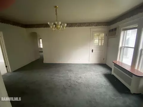 1425 S Float Ave, Freeport, IL 61032 photo 9
