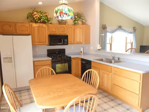 5-179 Devonshire Ct, Lanark, IL 61046 photo 7
