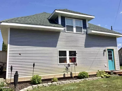 123 E Locust St, Lanark, IL 61046 photo 2