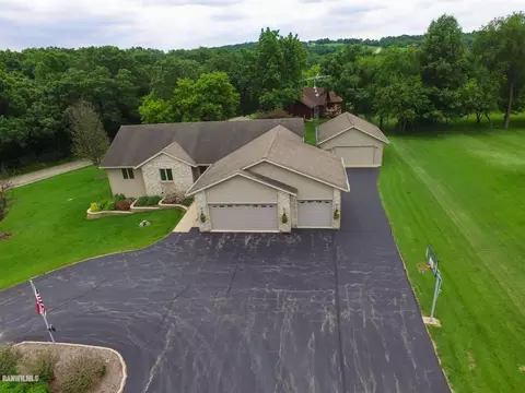 1-182 Hooks Ct, Lanark, IL 61046 photo 5