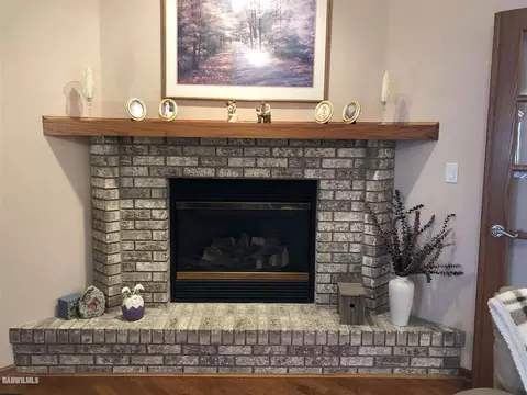 1-182 Hooks Ct, Lanark, IL 61046 photo 8