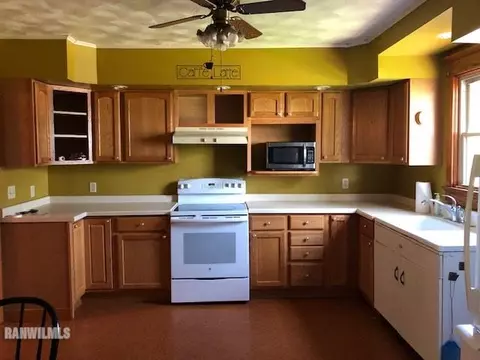 326 Plummer, Chadwick, IL 61014 photo 6