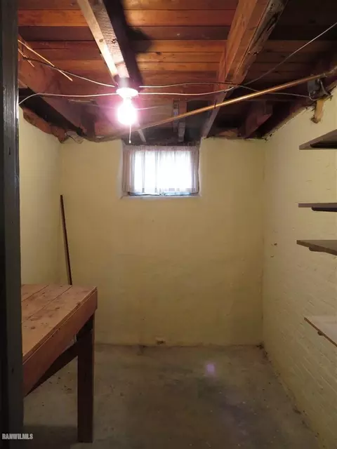 521 N Brick Ave, Freeport, IL 61032 photo 17