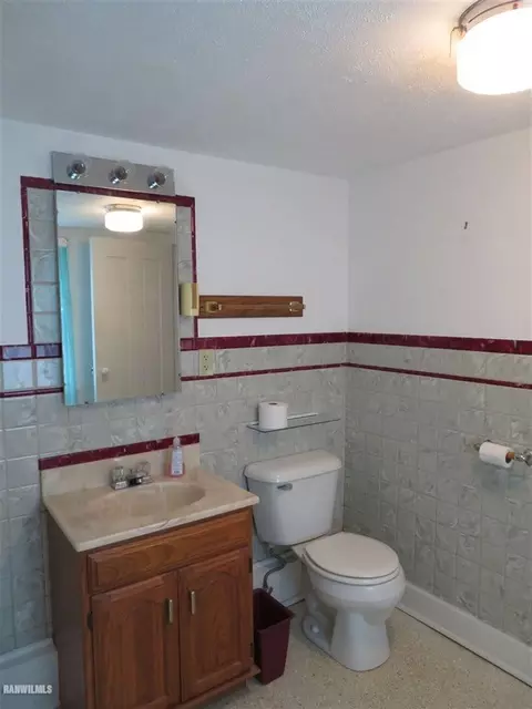 521 N Brick Ave, Freeport, IL 61032 photo 9