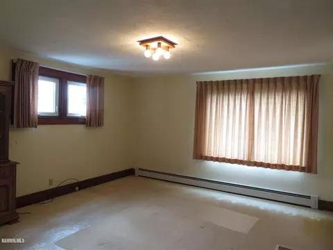 521 N Brick Ave, Freeport, IL 61032 photo 5