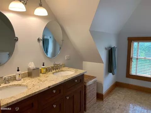 1237 W Hood Ave, Chicago, IL 60660 photo 36