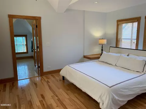 1237 W Hood Ave, Chicago, IL 60660 photo 32