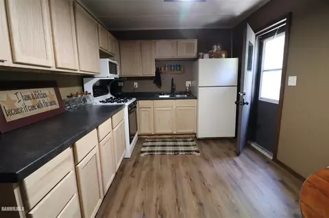 712 S Chippewa, Freeport, IL 61032 photo 2