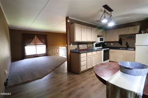 712 S Chippewa, Freeport, IL 61032 photo 3