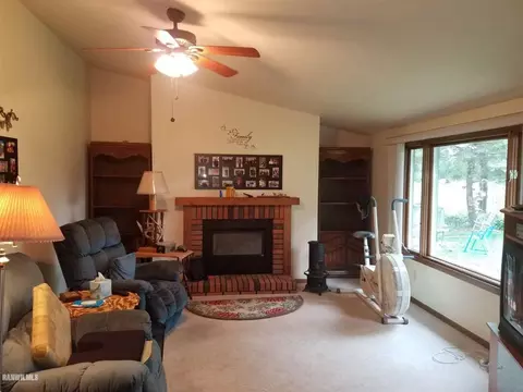 1424 Jay St, Freeport, IL 61032 photo 5