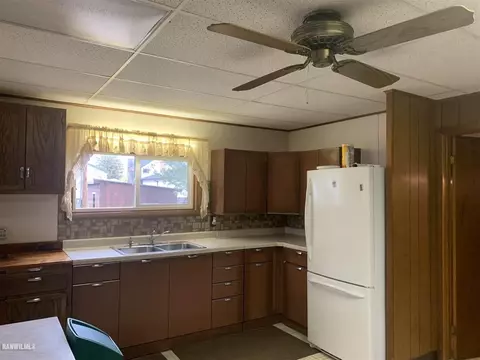 806 Locust, Thomson, IL 61285 photo 7