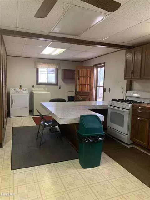 806 Locust, Thomson, IL 61285 photo 5