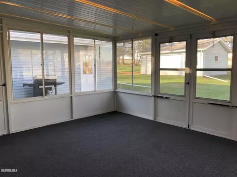 1226 Jay St, Freeport, IL 61032 photo 10