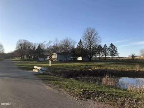 1226 Jay St, Freeport, IL 61032 photo 17