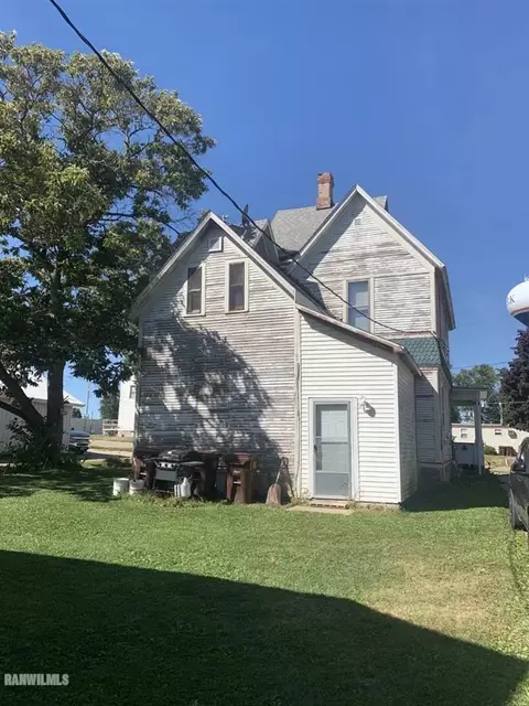 311 N Broad, Lanark, IL 61046 photo 2