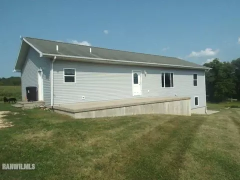 10256 E Willow Rd, Mount Carroll, IL 61053 photo 4