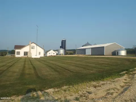 10256 E Willow Rd, Mount Carroll, IL 61053 photo 2