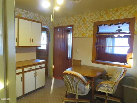 1211 S State St, Freeport, IL 61032 photo 11