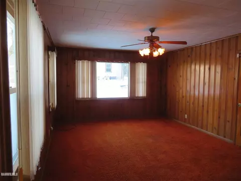 1211 S State St, Freeport, IL 61032 photo 13