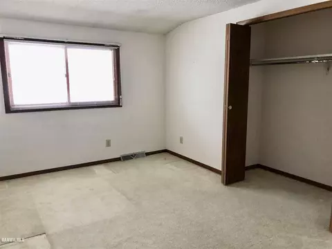 1907 Tomahawk Ct, Freeport, IL 61032 photo 8
