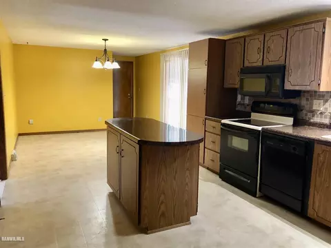 1907 Tomahawk Ct, Freeport, IL 61032 photo 7