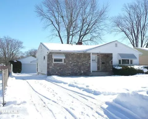 1506 Winter Dr, Freeport, IL 61032 photo 1