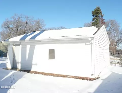 1506 Winter Dr, Freeport, IL 61032 photo 5