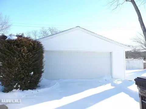 1506 Winter Dr, Freeport, IL 61032 photo 4