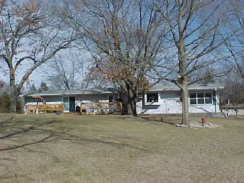 2235 Clouse Ln, Dixon, IL 61021 photo 2
