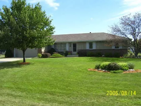5625 Flatwillow Dr, Roscoe, IL 61073 photo 1