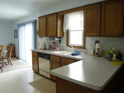 5887 Sweet Grass Dr, Roscoe, IL 61073 photo 3