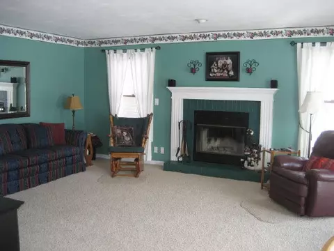 7709 Joy Ln, Roscoe, IL 61073 photo 3