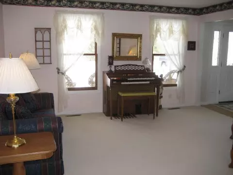 7709 Joy Ln, Roscoe, IL 61073 photo 10