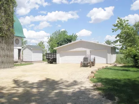 16959 Stimes Rd, Capron, IL 61012 photo 7