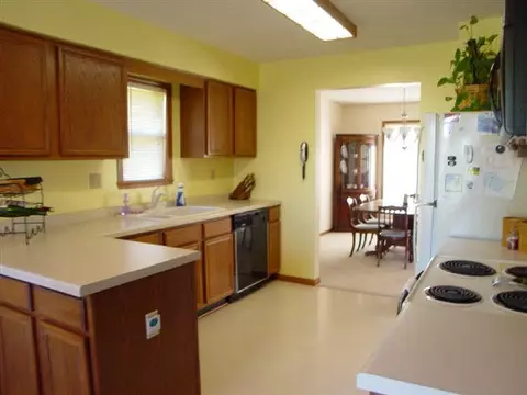 527 Santolina Dr, Roscoe, IL 61073 photo 4